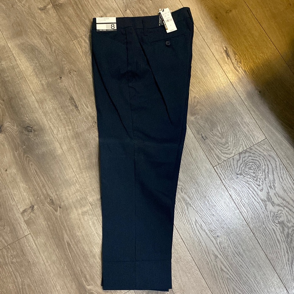 New York & Company cropped navy pants